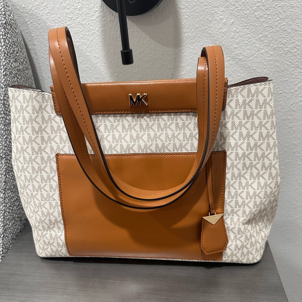 Michael Kors Tan and Cream Signature Tote